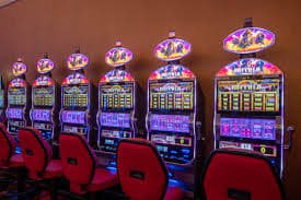 Live dealer baccarat and roulette tables available on the AK444 BD platform